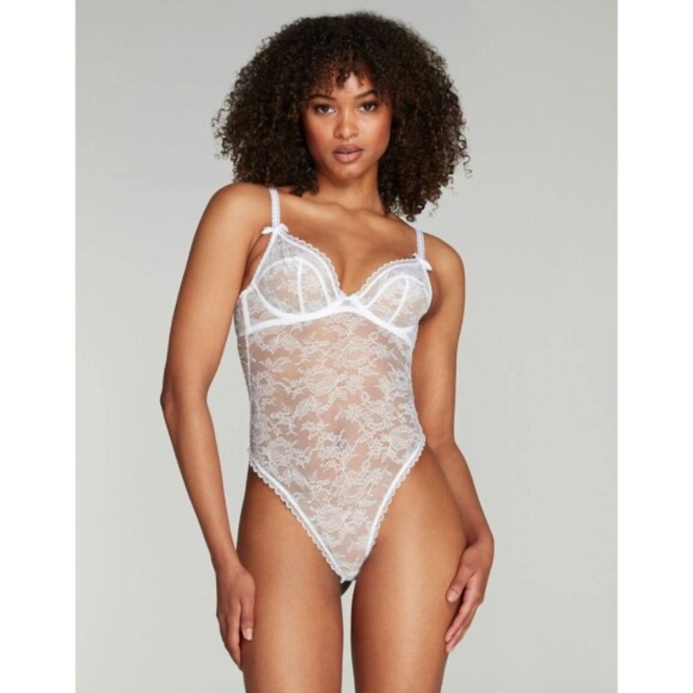 Agent Provocateur 32 b. Hinda White lace bridal bodysuit